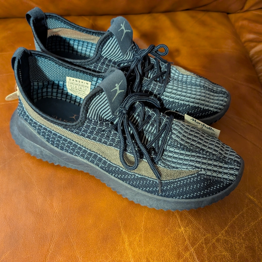 Danskin tennis shoes.size 11